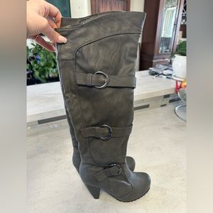 Deblossom Women’s Sashi-2 Knee High Buckle Boots size 7